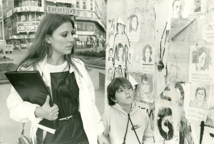Diana de regreso hijo ve al padre en cartel